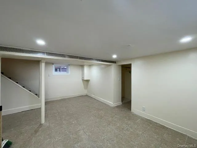 13522 232nd Street, New York, NY, 4 Bedrooms Bedrooms, 7 Rooms Rooms,3 BathroomsBathrooms,Residential Lease,For Rent,232nd,0,1066366 13522 232nd Street, New York, NY, 4 Bedrooms Bedrooms, 7 Rooms Rooms,3 BathroomsBathrooms,Residential Lease,For Rent,232nd,0,1066366
