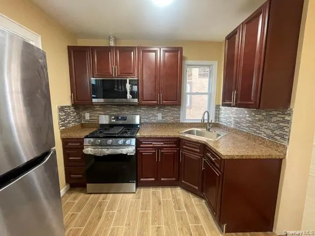 13522 232nd Street, New York, NY, 4 Bedrooms Bedrooms, 7 Rooms Rooms,3 BathroomsBathrooms,Residential Lease,For Rent,232nd,0,1066366 13522 232nd Street, New York, NY, 4 Bedrooms Bedrooms, 7 Rooms Rooms,3 BathroomsBathrooms,Residential Lease,For Rent,232nd,0,1066366