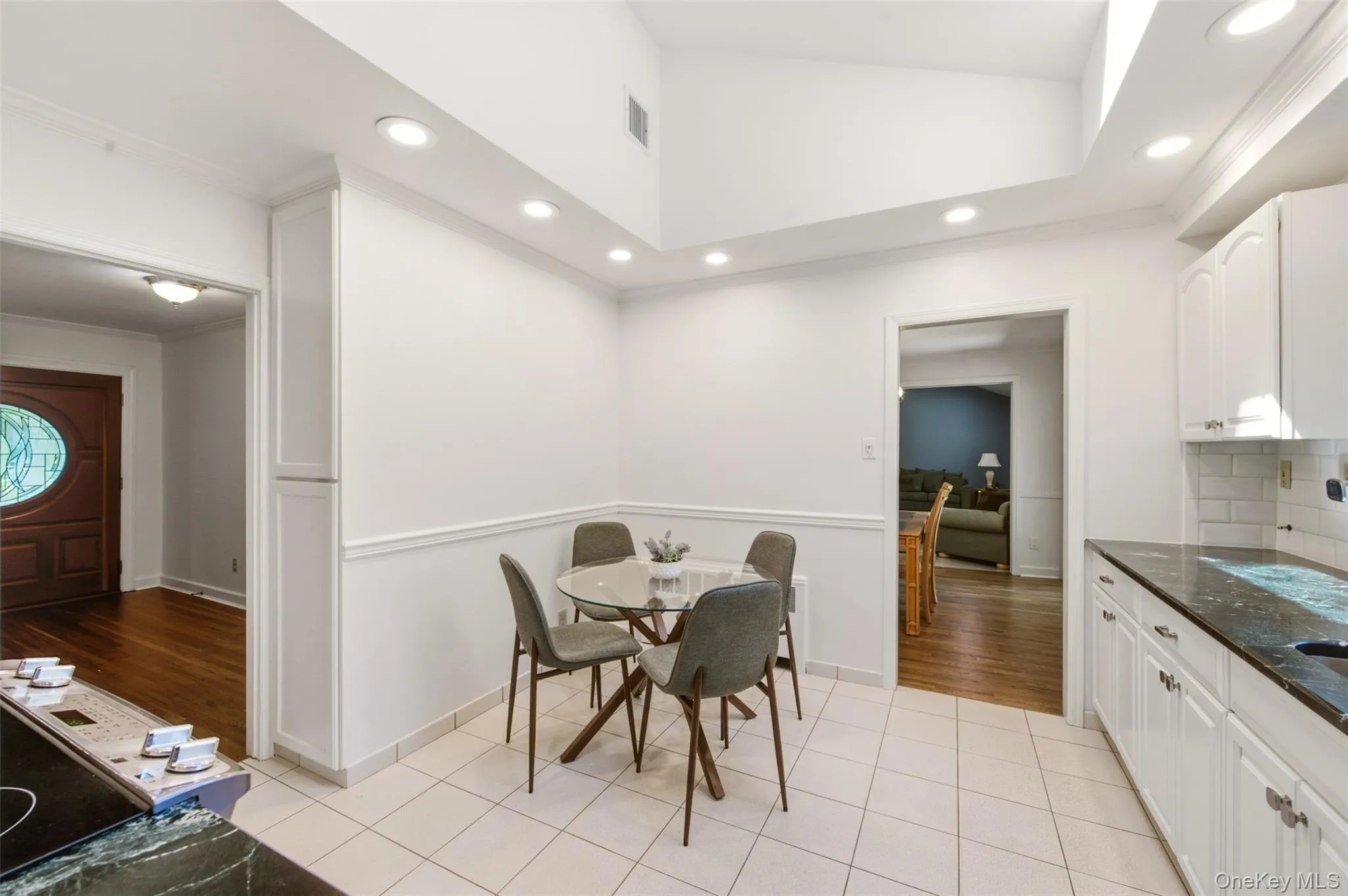 65 Drohan Street, Huntington, NY, 4 Bedrooms Bedrooms, 8 Rooms Rooms,3 BathroomsBathrooms,Residential,For Rent,Drohan,0,1066367 65 Drohan Street, Huntington, NY, 4 Bedrooms Bedrooms, 8 Rooms Rooms,3 BathroomsBathrooms,Residential,For Rent,Drohan,0,1066367