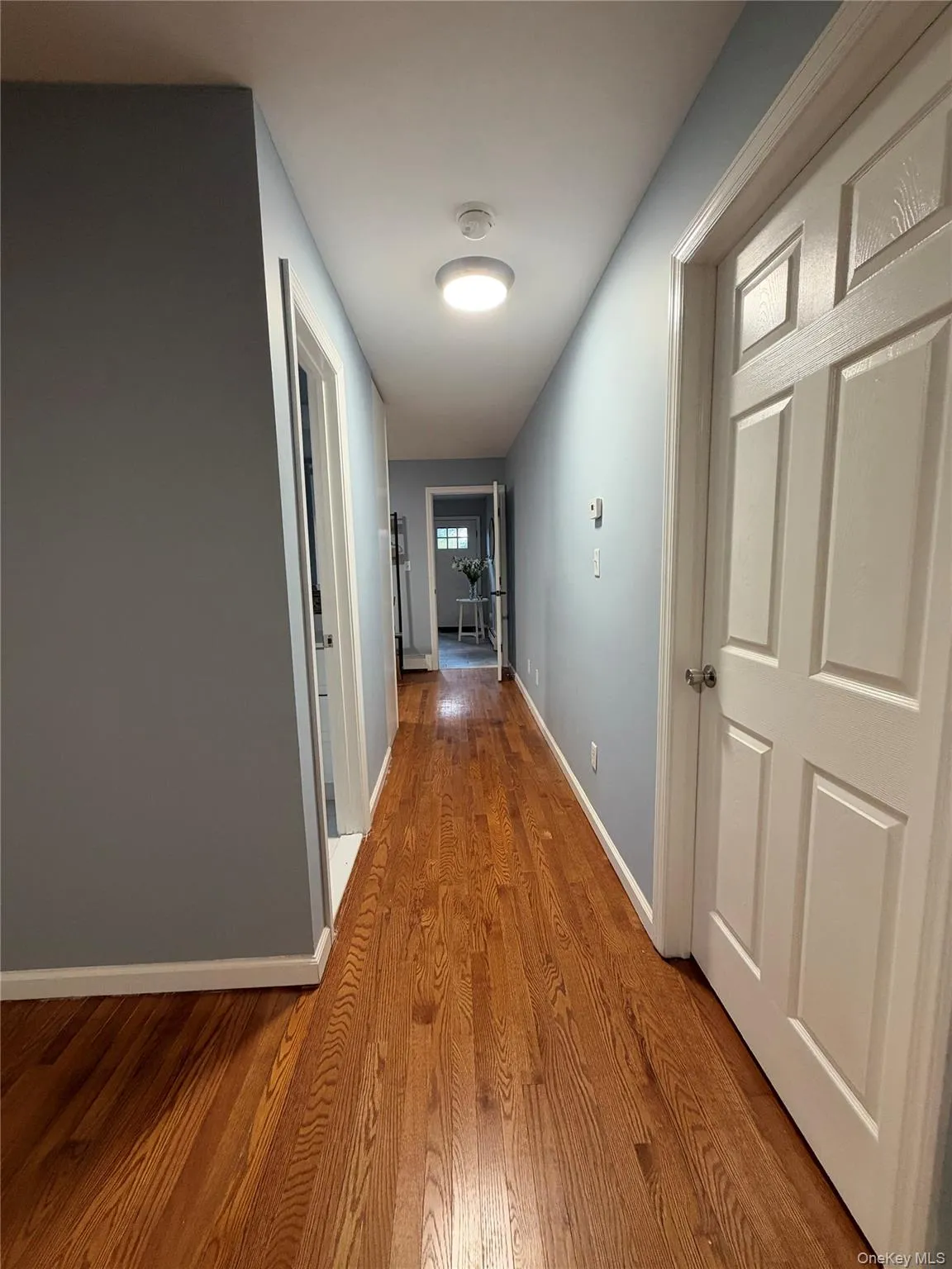 Hallway from kitchen to the livingroom Hallway from kitchen to the livingroom