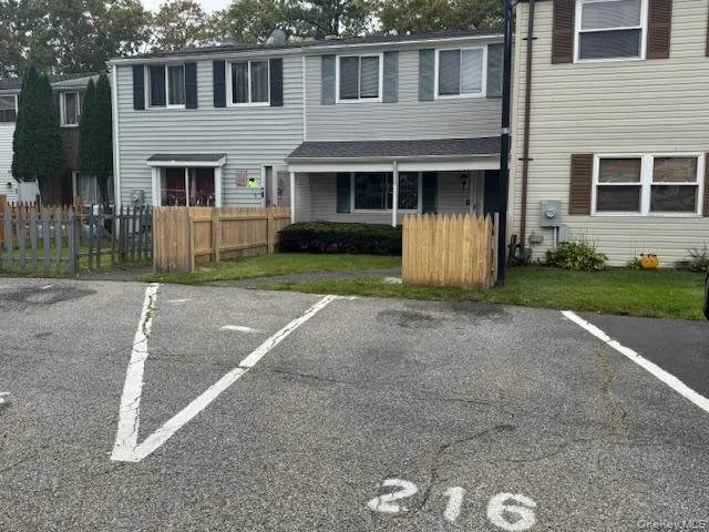 216 Hill Rise, Riverhead, NY , With , 3 Bedroom , and , 6 Room , 1 Bathroom , For , Residential Lease , For Rent , 1066436 , MLSID,1066436 216 Hill Rise, Riverhead, NY , With , 3 Bedroom , and , 6 Room , 1 Bathroom , For , Residential Lease , For Rent , 1066436 , MLSID,1066436