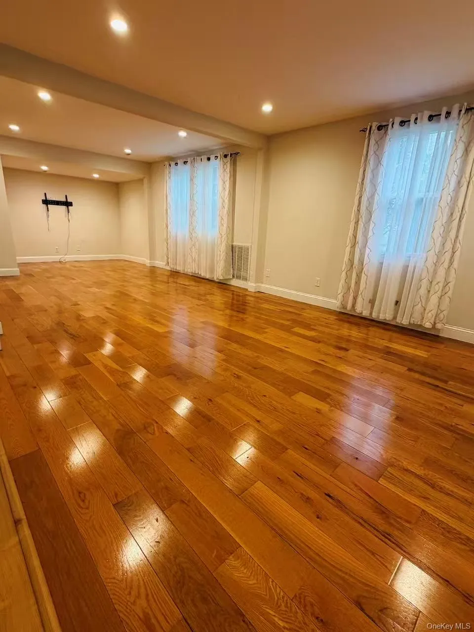 349 4th Street, Babylon, NY , With , 4 Bedroom , and , 8 Room , 2 Bathroom , For , Residential Lease , For Rent , 1066443 , MLSID,1066443 349 4th Street, Babylon, NY , With , 4 Bedroom , and , 8 Room , 2 Bathroom , For , Residential Lease , For Rent , 1066443 , MLSID,1066443