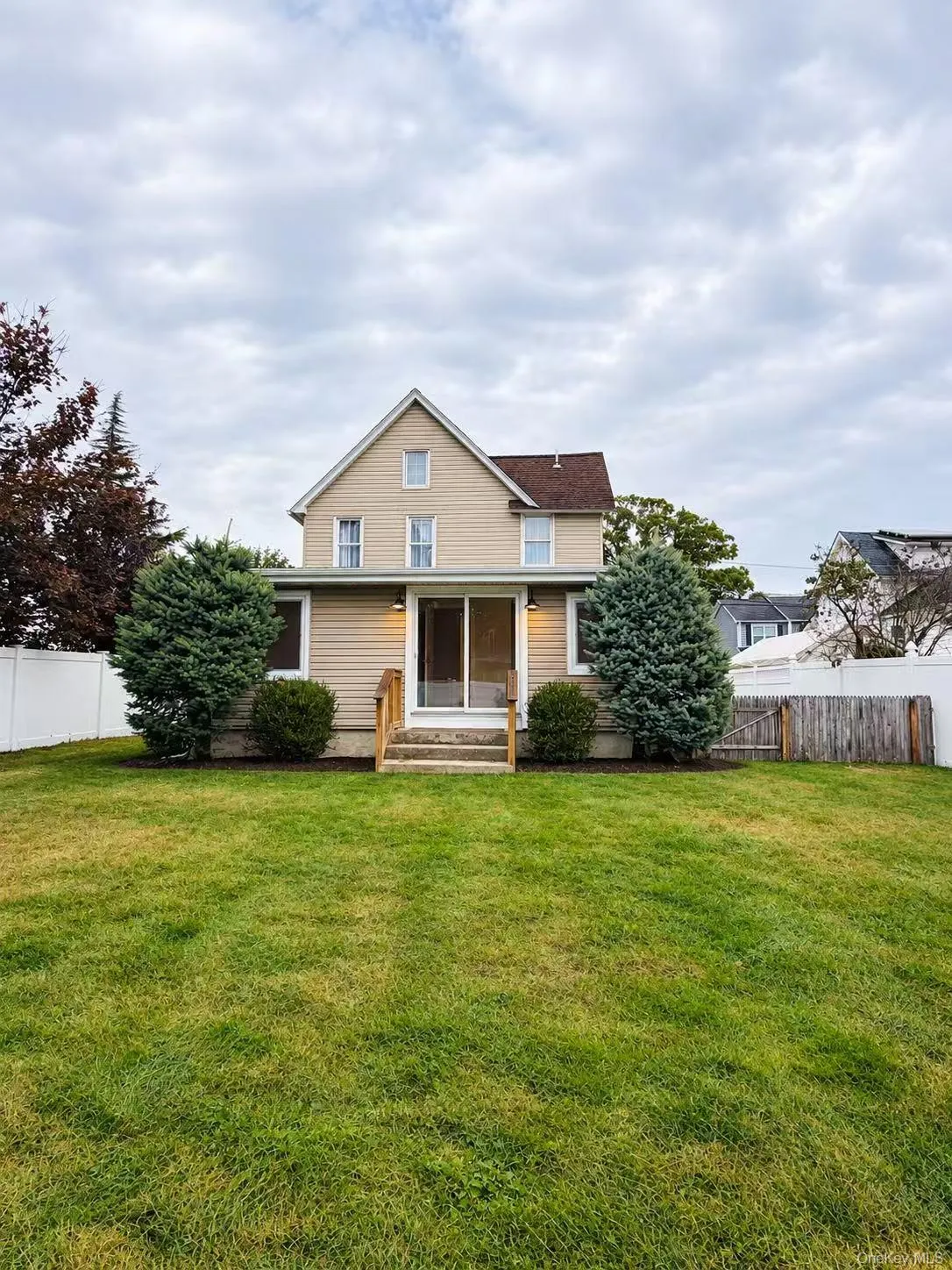 349 4th Street, Babylon, NY , With , 4 Bedroom , and , 8 Room , 2 Bathroom , For , Residential Lease , For Rent , 1066443 , MLSID,1066443 349 4th Street, Babylon, NY , With , 4 Bedroom , and , 8 Room , 2 Bathroom , For , Residential Lease , For Rent , 1066443 , MLSID,1066443