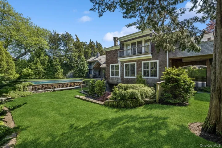 148 Moses Unit Missapogue Ct, Southampton, New York 11968