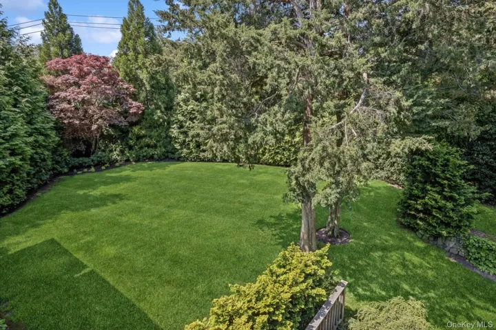 148 Moses Unit Missapogue Ct, Southampton, New York 11968