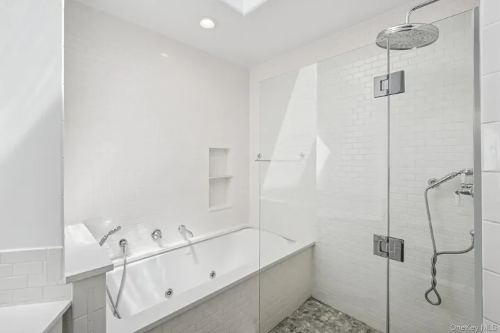 148 Moses Unit Missapogue Ct, Southampton, New York 11968