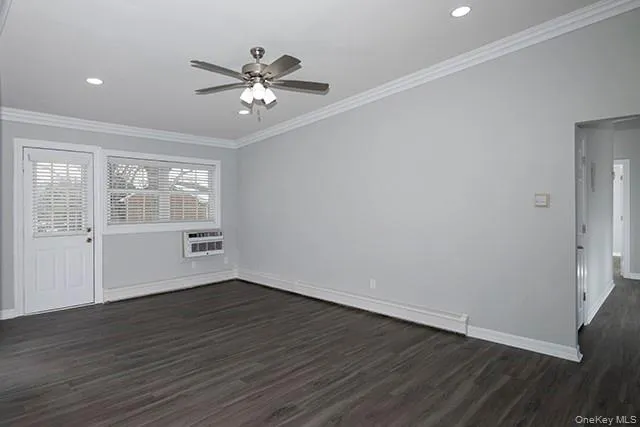 1355 Roanoke Avenue, Riverhead, NY , With , 2 Bedroom , and , 5 Room , 1 Bathroom , For , Residential Lease , For Rent , 1066625 , MLSID,1066625 1355 Roanoke Avenue, Riverhead, NY , With , 2 Bedroom , and , 5 Room , 1 Bathroom , For , Residential Lease , For Rent , 1066625 , MLSID,1066625