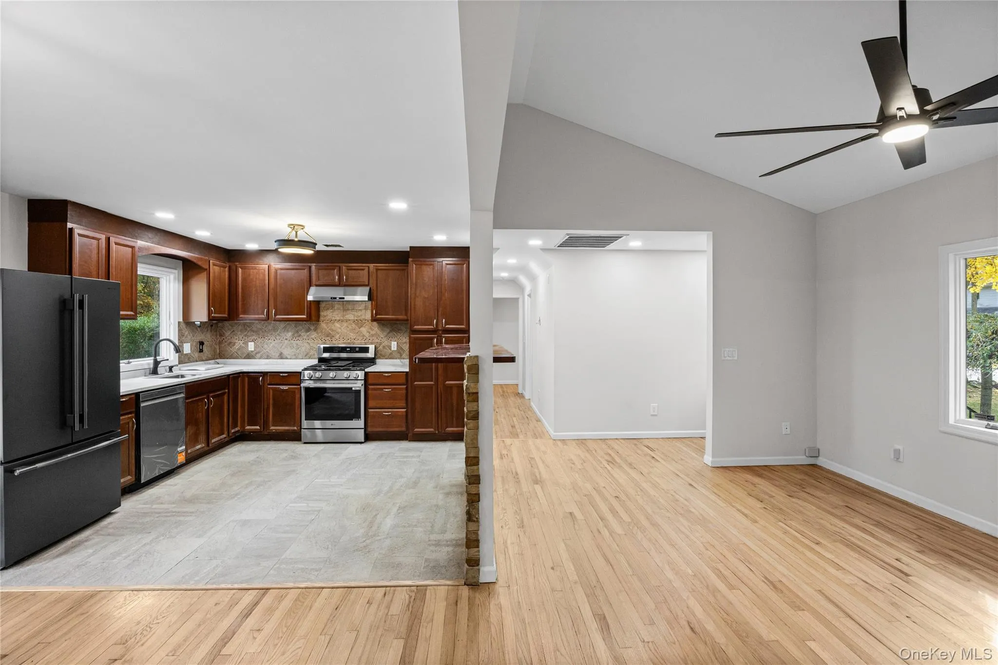 9 Pleasant View Road, Brookhaven, NY, 3 Bedrooms Bedrooms, 6 Rooms Rooms,1 BathroomBathrooms,Residential,For Rent,Pleasant View,0,1066649 9 Pleasant View Road, Brookhaven, NY, 3 Bedrooms Bedrooms, 6 Rooms Rooms,1 BathroomBathrooms,Residential,For Rent,Pleasant View,0,1066649