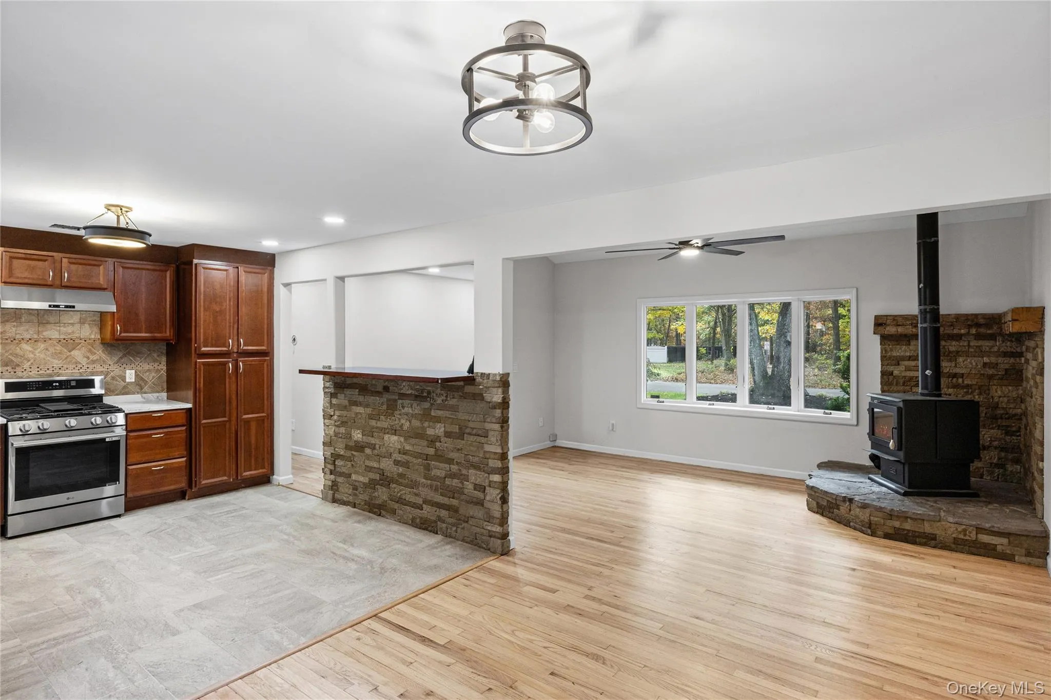 9 Pleasant View Road, Brookhaven, NY, 3 Bedrooms Bedrooms, 6 Rooms Rooms,1 BathroomBathrooms,Residential,For Rent,Pleasant View,0,1066649 9 Pleasant View Road, Brookhaven, NY, 3 Bedrooms Bedrooms, 6 Rooms Rooms,1 BathroomBathrooms,Residential,For Rent,Pleasant View,0,1066649