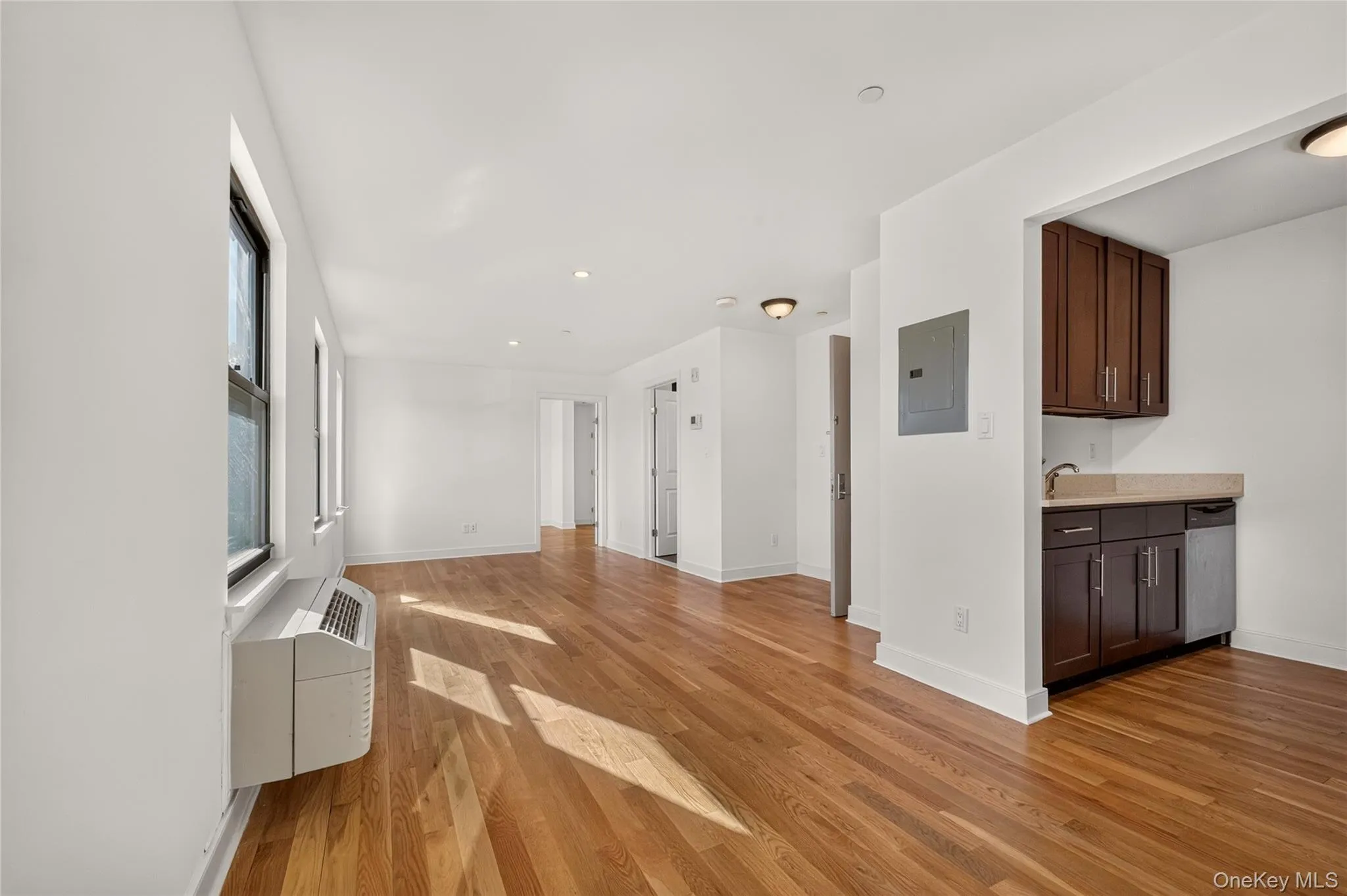 1 Herbert Avenue, North Hempstead, NY , With , 1 Bedroom , and , 3 Room , 1 Bathroom , For , Residential Lease , For Rent , 1067096 , MLSID,1067096 1 Herbert Avenue, North Hempstead, NY , With , 1 Bedroom , and , 3 Room , 1 Bathroom , For , Residential Lease , For Rent , 1067096 , MLSID,1067096
