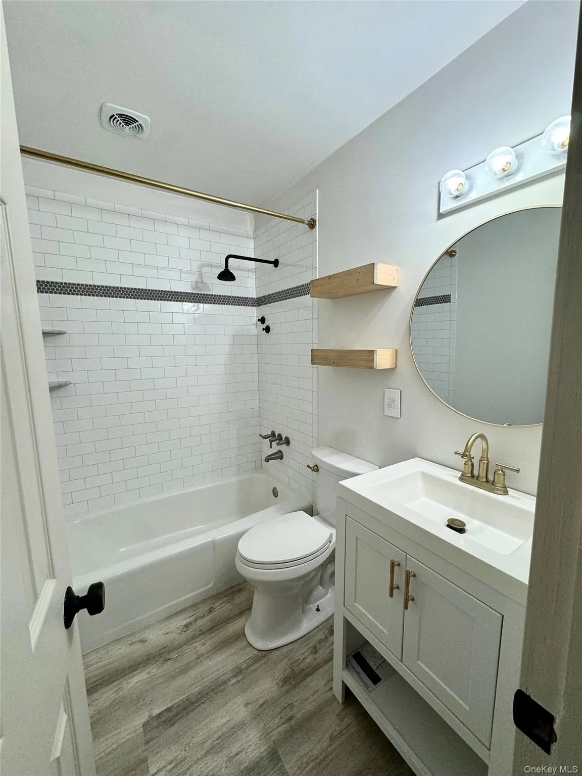 5 Wildwood Drive, Wappinger, NY , With , 2 Bedroom , and , 5 Room , 1 Bathroom , For , Residential Lease , For Rent , 1067213 , MLSID,1067213 5 Wildwood Drive, Wappinger, NY , With , 2 Bedroom , and , 5 Room , 1 Bathroom , For , Residential Lease , For Rent , 1067213 , MLSID,1067213