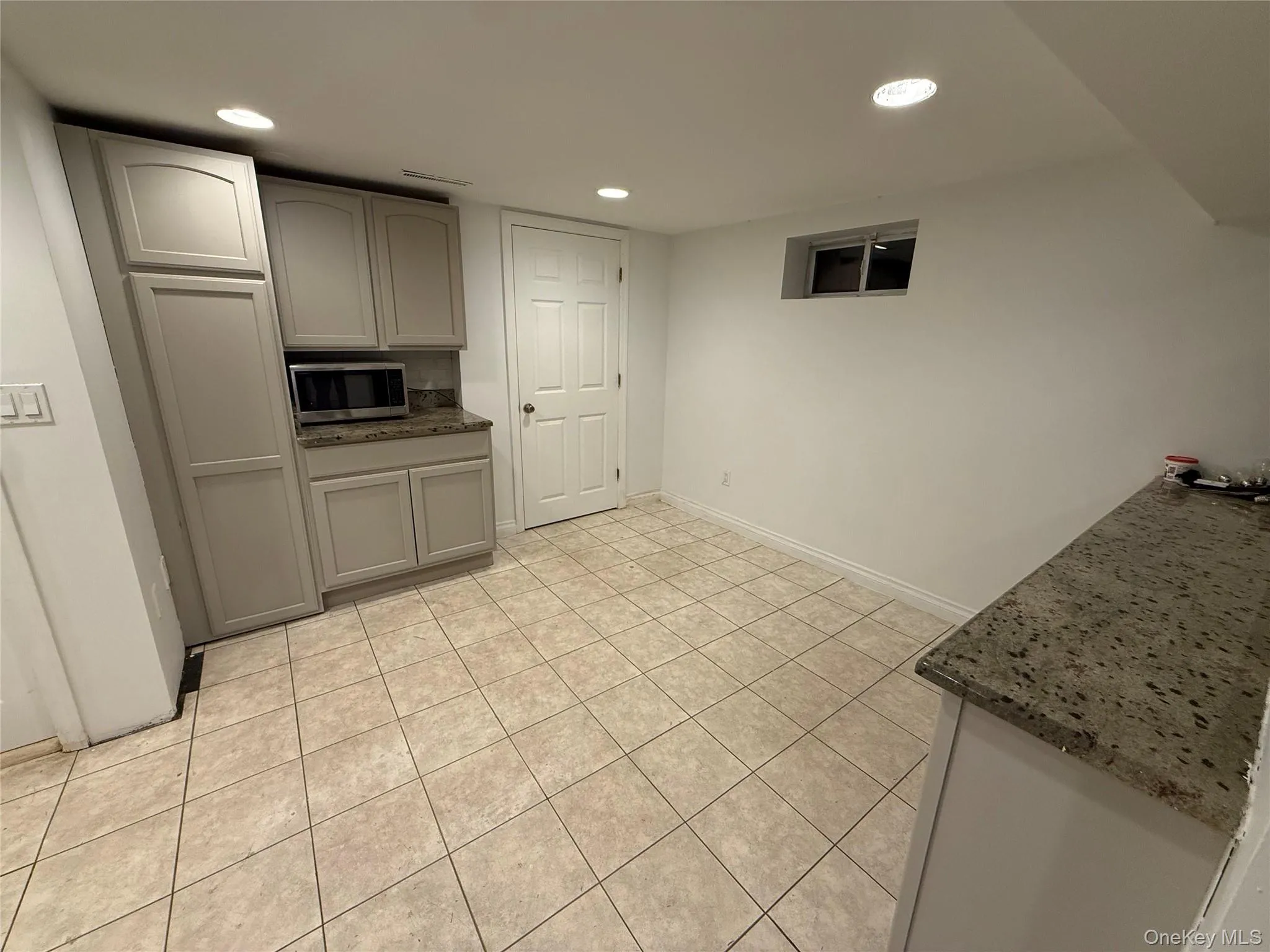 12 Hollo Drive, Brookhaven, NY , With , 1 Bedroom , and , 4 Room , 1 Bathroom , For , Residential Lease , For Rent , 1067243 , MLSID,1067243 12 Hollo Drive, Brookhaven, NY , With , 1 Bedroom , and , 4 Room , 1 Bathroom , For , Residential Lease , For Rent , 1067243 , MLSID,1067243