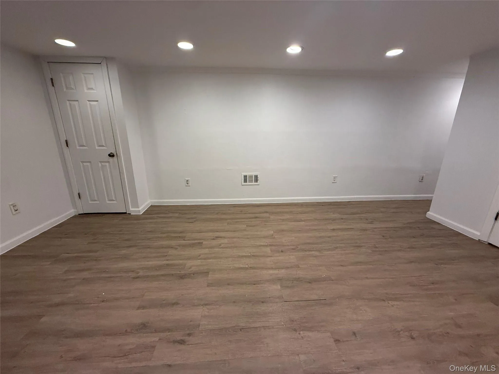 12 Hollo Drive, Brookhaven, NY , With , 1 Bedroom , and , 4 Room , 1 Bathroom , For , Residential Lease , For Rent , 1067243 , MLSID,1067243 12 Hollo Drive, Brookhaven, NY , With , 1 Bedroom , and , 4 Room , 1 Bathroom , For , Residential Lease , For Rent , 1067243 , MLSID,1067243
