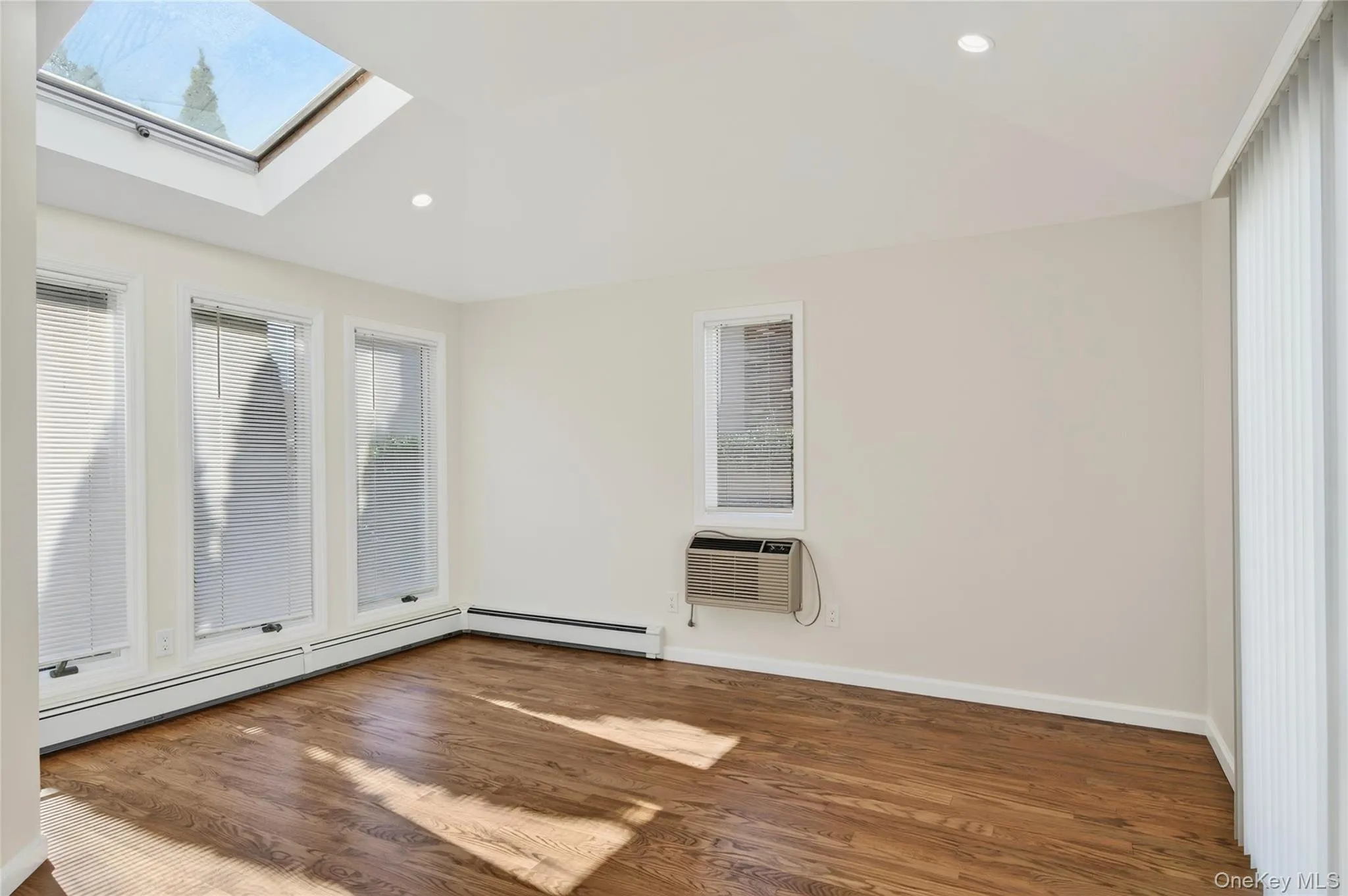 25 Bella Vista Avenue, Glen Cove, NY , With , 3 Bedroom , and , 6 Room , 2 Bathroom , For , Residential Lease , For Rent , 1067275 , MLSID,1067275 25 Bella Vista Avenue, Glen Cove, NY , With , 3 Bedroom , and , 6 Room , 2 Bathroom , For , Residential Lease , For Rent , 1067275 , MLSID,1067275