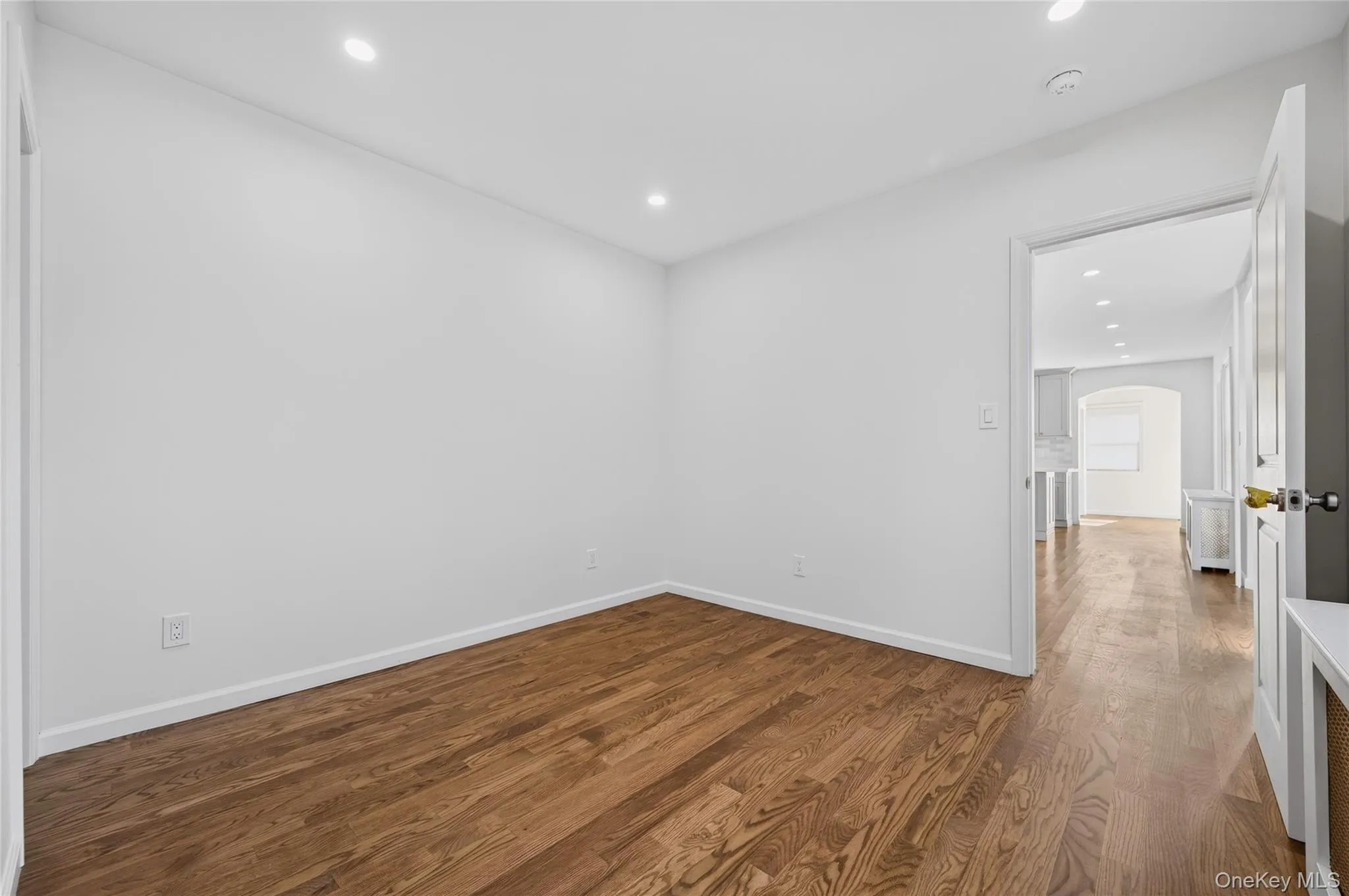 25 Bella Vista Avenue, Glen Cove, NY , With , 3 Bedroom , and , 6 Room , 2 Bathroom , For , Residential Lease , For Rent , 1067275 , MLSID,1067275 25 Bella Vista Avenue, Glen Cove, NY , With , 3 Bedroom , and , 6 Room , 2 Bathroom , For , Residential Lease , For Rent , 1067275 , MLSID,1067275