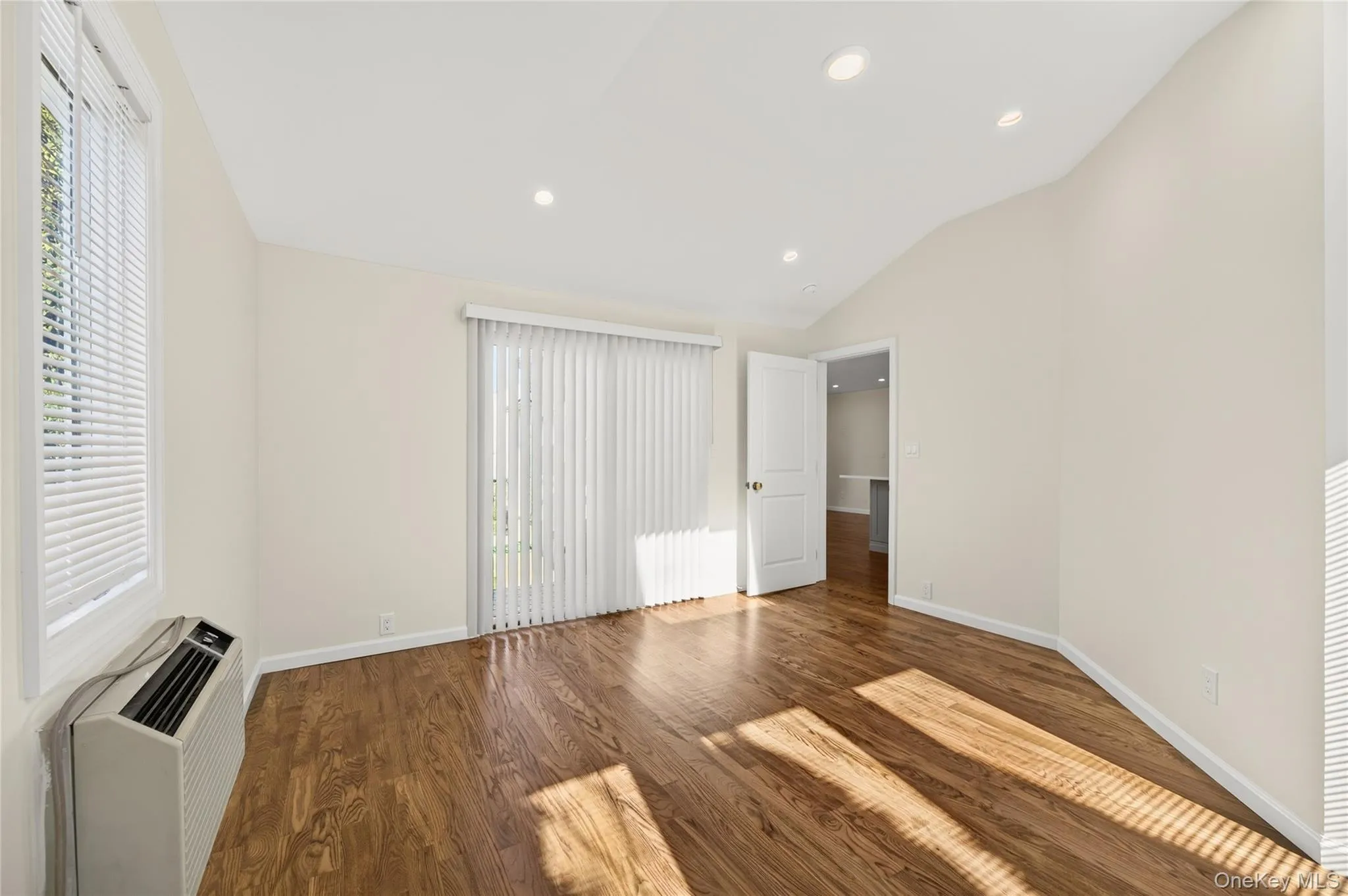 25 Bella Vista Avenue, Glen Cove, NY , With , 3 Bedroom , and , 6 Room , 2 Bathroom , For , Residential Lease , For Rent , 1067275 , MLSID,1067275 25 Bella Vista Avenue, Glen Cove, NY , With , 3 Bedroom , and , 6 Room , 2 Bathroom , For , Residential Lease , For Rent , 1067275 , MLSID,1067275