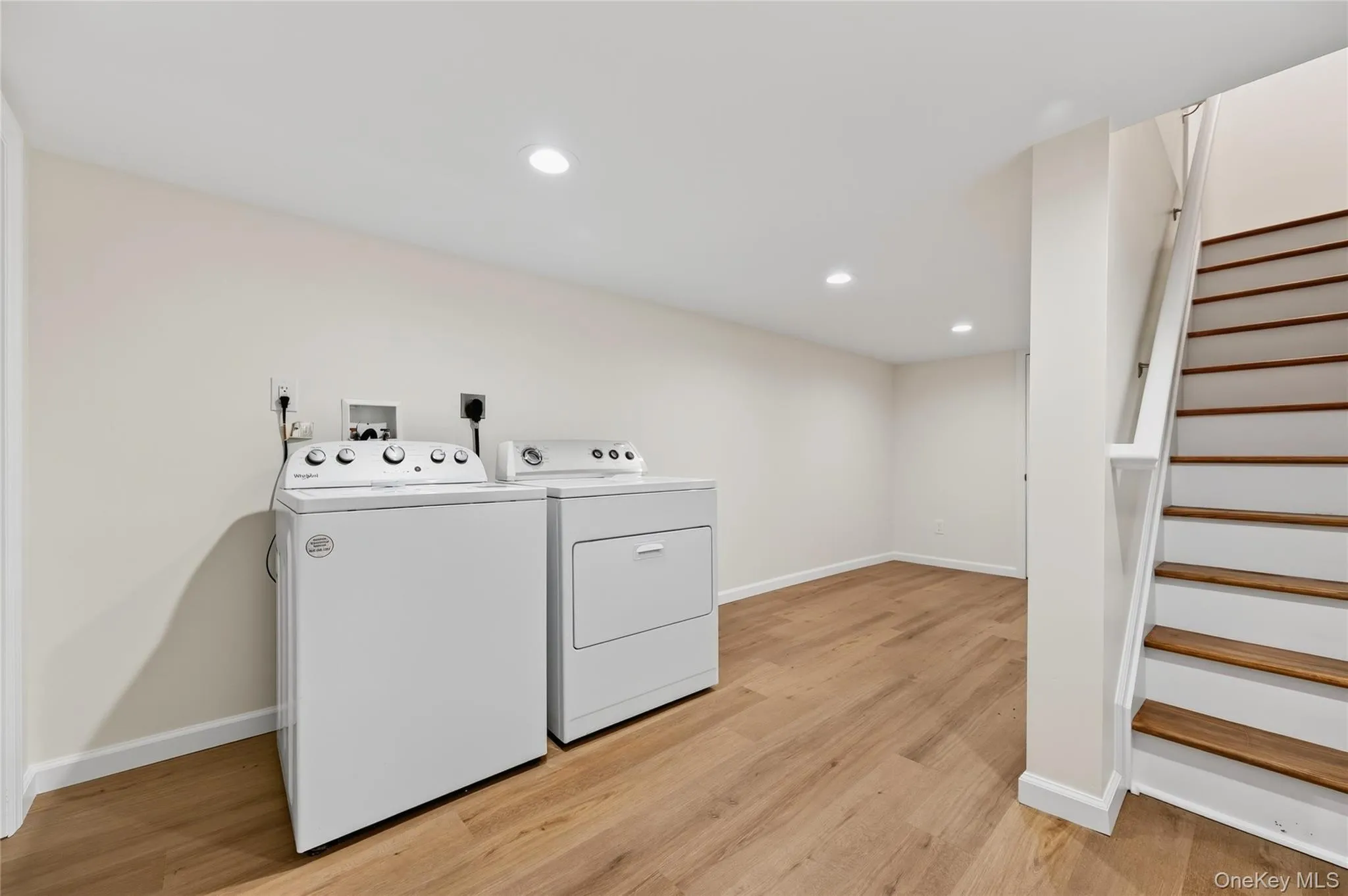25 Bella Vista Avenue, Glen Cove, NY , With , 3 Bedroom , and , 6 Room , 2 Bathroom , For , Residential Lease , For Rent , 1067275 , MLSID,1067275 25 Bella Vista Avenue, Glen Cove, NY , With , 3 Bedroom , and , 6 Room , 2 Bathroom , For , Residential Lease , For Rent , 1067275 , MLSID,1067275