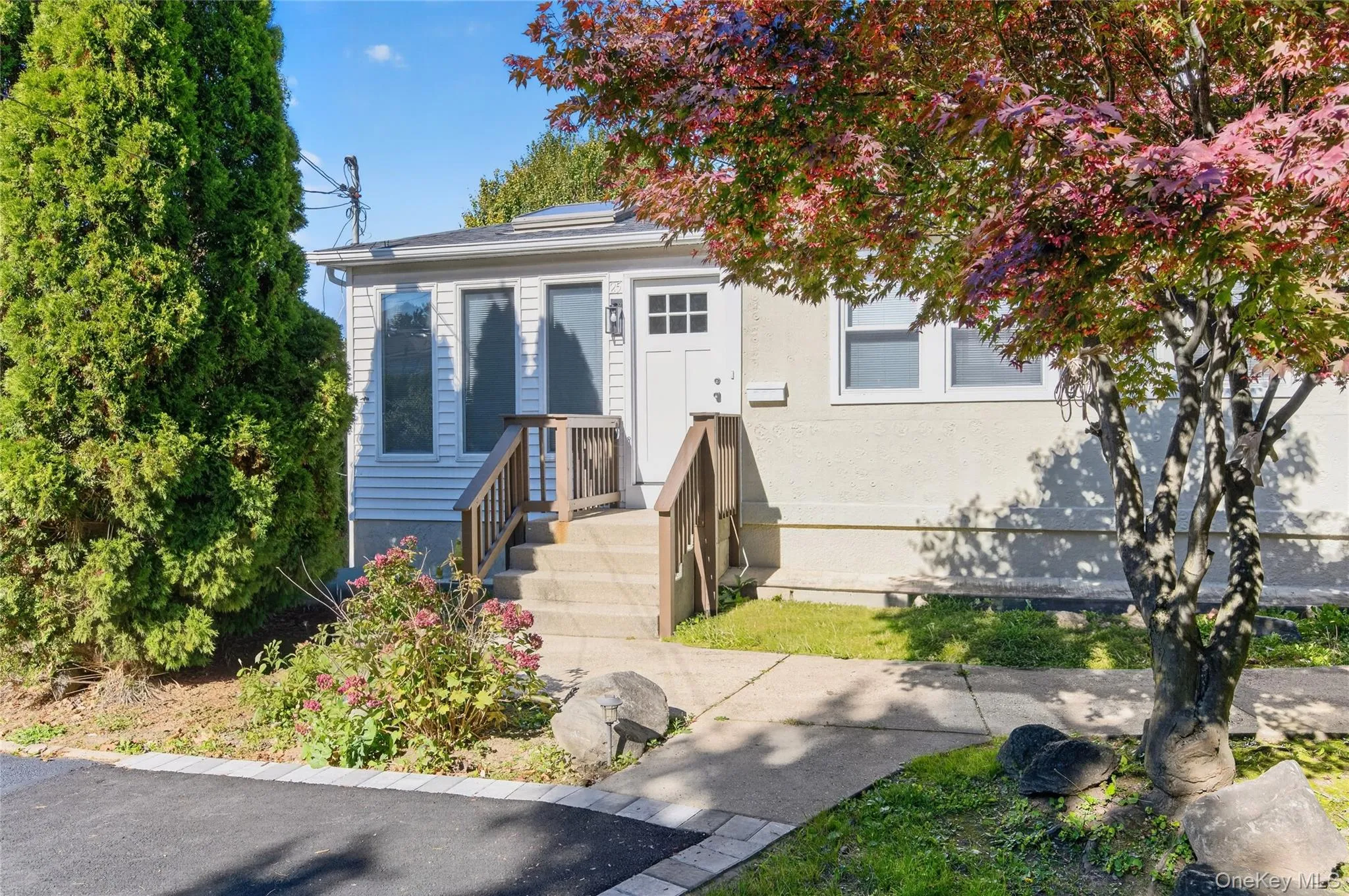 25 Bella Vista Avenue, Glen Cove, NY , With , 3 Bedroom , and , 6 Room , 2 Bathroom , For , Residential Lease , For Rent , 1067275 , MLSID,1067275 25 Bella Vista Avenue, Glen Cove, NY , With , 3 Bedroom , and , 6 Room , 2 Bathroom , For , Residential Lease , For Rent , 1067275 , MLSID,1067275