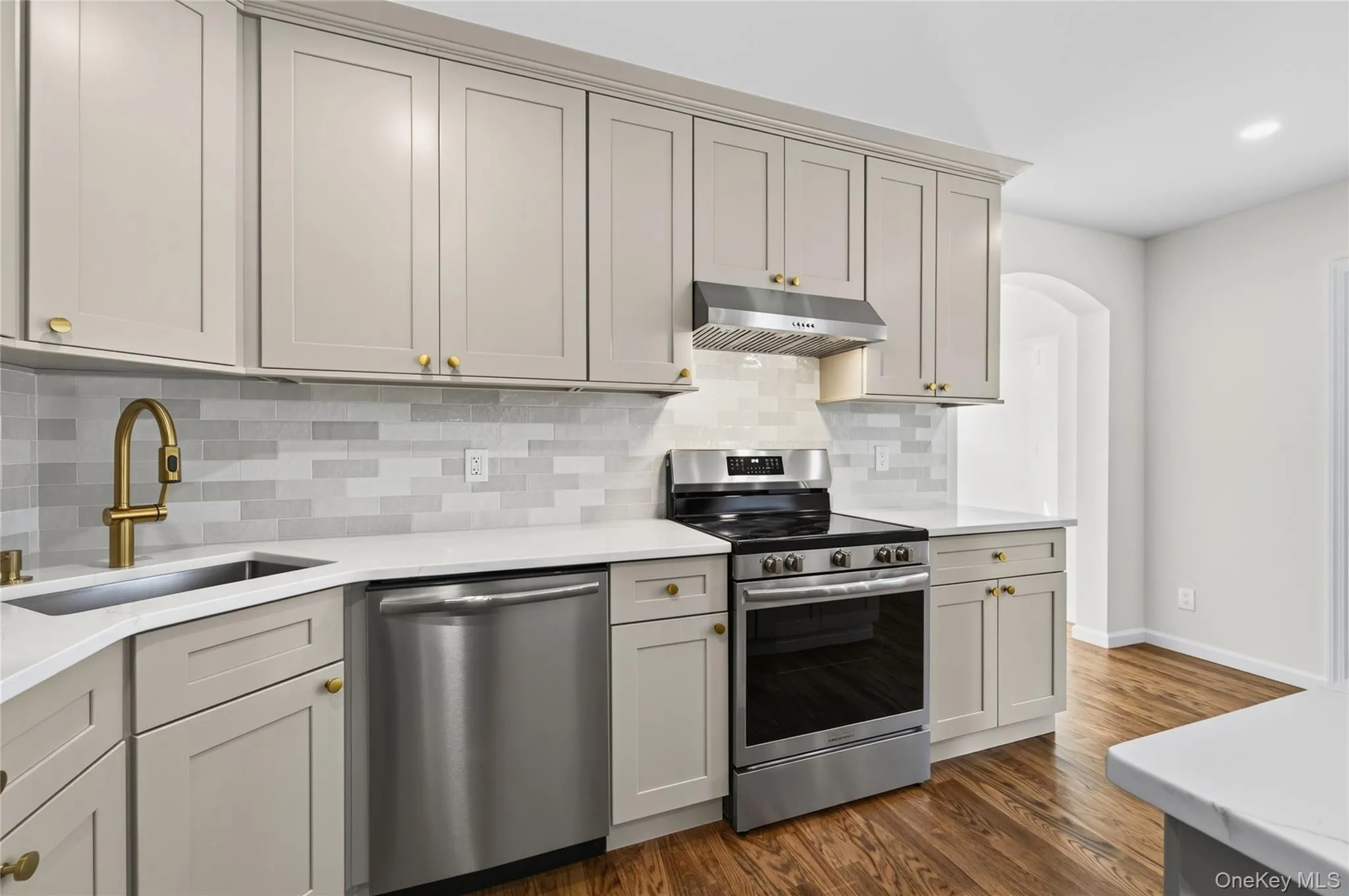 25 Bella Vista Avenue, Glen Cove, NY , With , 3 Bedroom , and , 6 Room , 2 Bathroom , For , Residential Lease , For Rent , 1067275 , MLSID,1067275 25 Bella Vista Avenue, Glen Cove, NY , With , 3 Bedroom , and , 6 Room , 2 Bathroom , For , Residential Lease , For Rent , 1067275 , MLSID,1067275