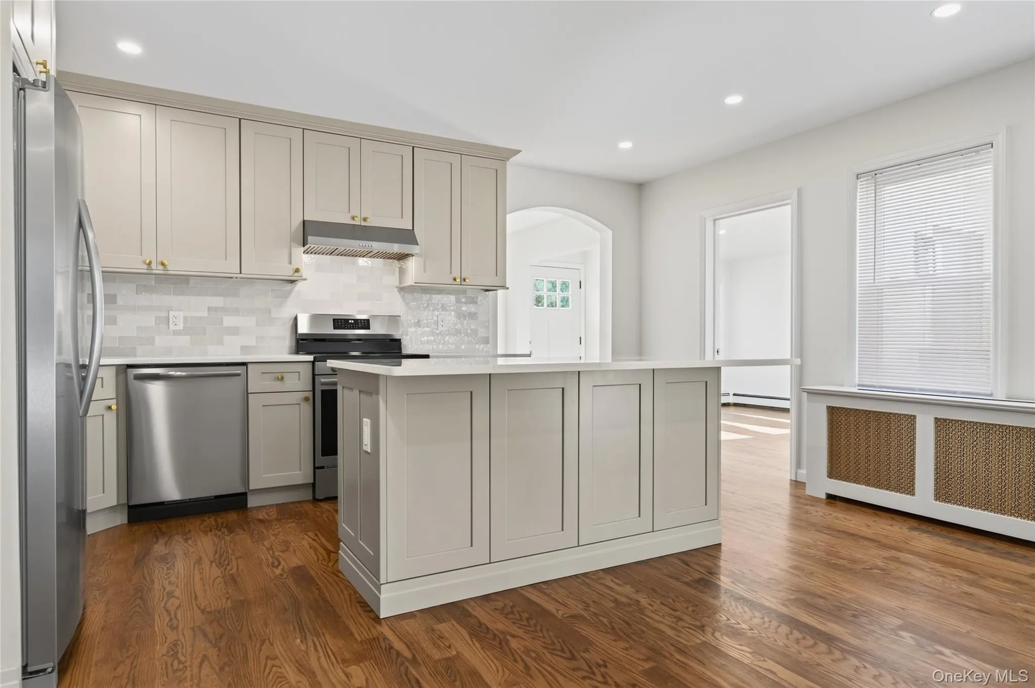 25 Bella Vista Avenue, Glen Cove, NY , With , 3 Bedroom , and , 6 Room , 2 Bathroom , For , Residential Lease , For Rent , 1067275 , MLSID,1067275 25 Bella Vista Avenue, Glen Cove, NY , With , 3 Bedroom , and , 6 Room , 2 Bathroom , For , Residential Lease , For Rent , 1067275 , MLSID,1067275