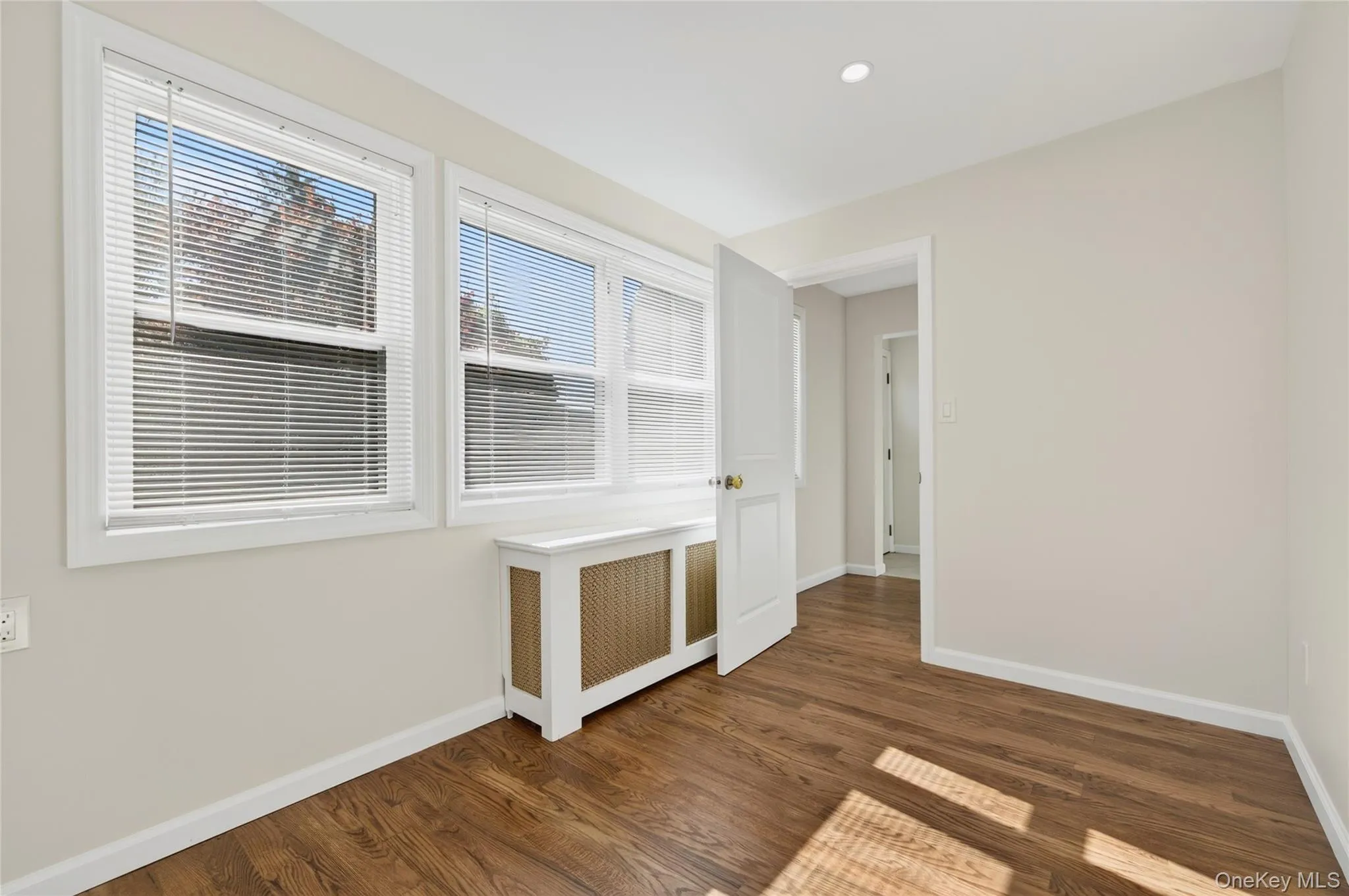 25 Bella Vista Avenue, Glen Cove, NY , With , 3 Bedroom , and , 6 Room , 2 Bathroom , For , Residential Lease , For Rent , 1067275 , MLSID,1067275 25 Bella Vista Avenue, Glen Cove, NY , With , 3 Bedroom , and , 6 Room , 2 Bathroom , For , Residential Lease , For Rent , 1067275 , MLSID,1067275
