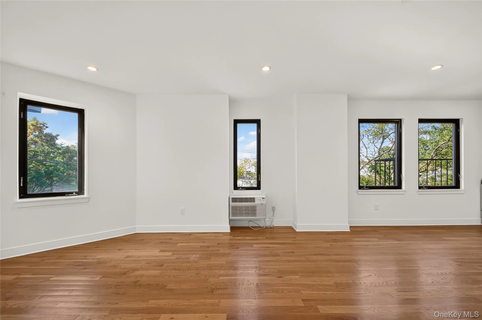 1 Herbert Avenue, North Hempstead, NY , With , 1 Bedroom , and , 3 Room , 1 Bathroom , For , Residential Lease , For Rent , 1067354 , MLSID,1067354 1 Herbert Avenue, North Hempstead, NY , With , 1 Bedroom , and , 3 Room , 1 Bathroom , For , Residential Lease , For Rent , 1067354 , MLSID,1067354