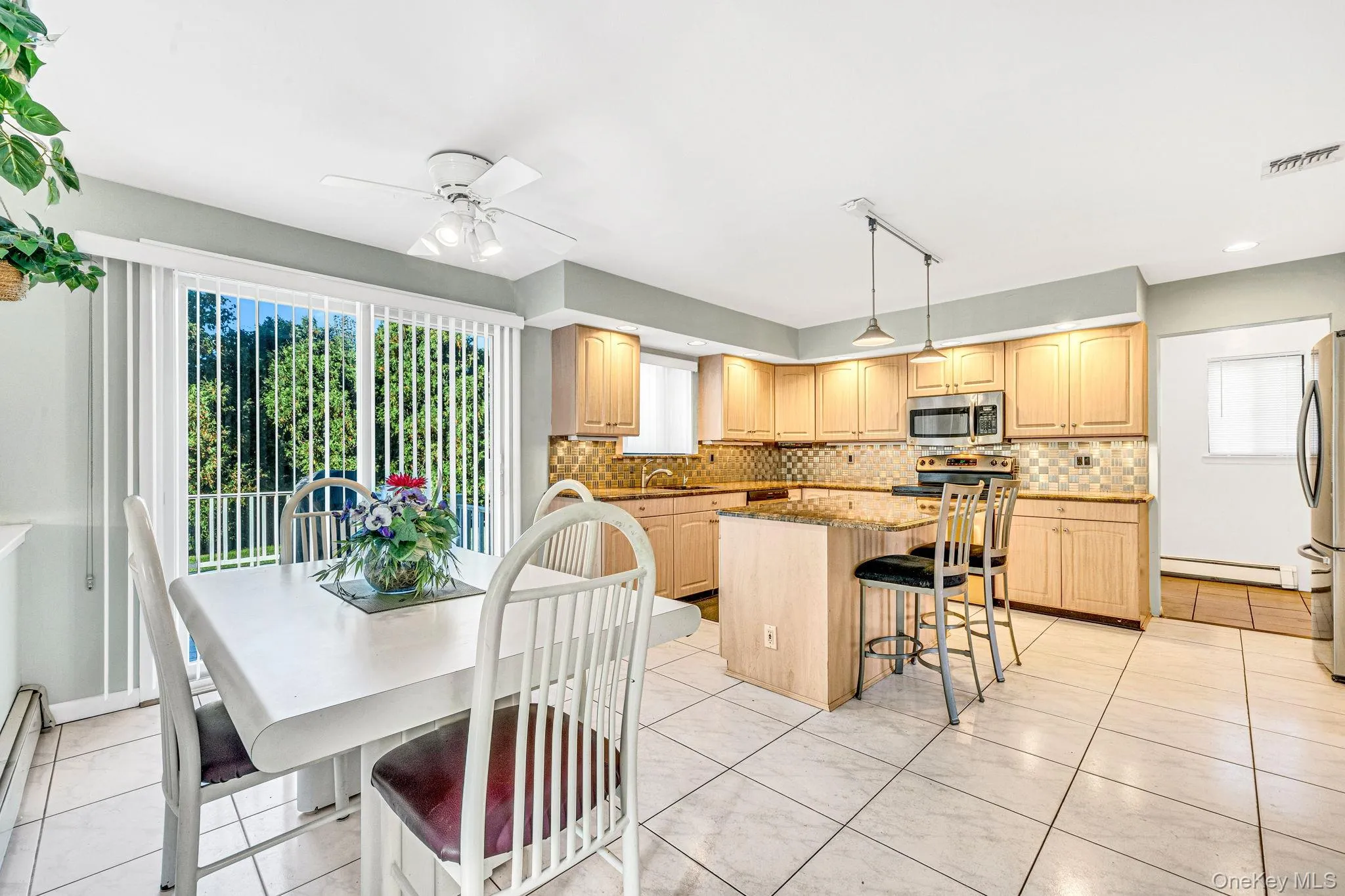 8 Hyanis Court, Brookhaven, NY, 3 Bedrooms Bedrooms, 9 Rooms Rooms,2 BathroomsBathrooms,Residential,For Rent,Hyanis,0,1067583 8 Hyanis Court, Brookhaven, NY, 3 Bedrooms Bedrooms, 9 Rooms Rooms,2 BathroomsBathrooms,Residential,For Rent,Hyanis,0,1067583
