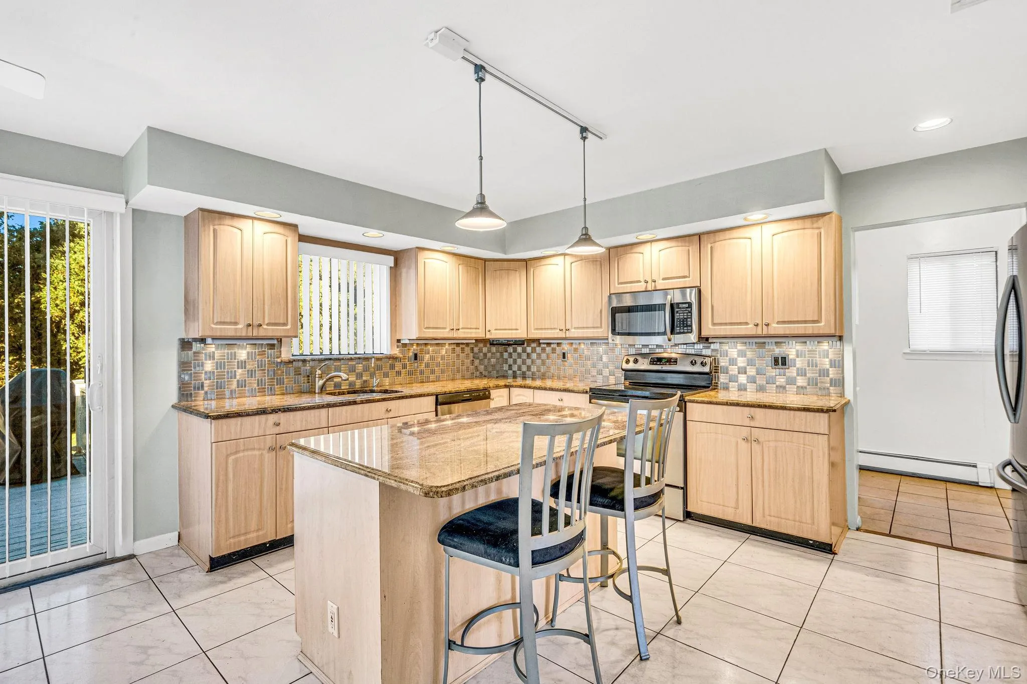 8 Hyanis Court, Brookhaven, NY, 3 Bedrooms Bedrooms, 9 Rooms Rooms,2 BathroomsBathrooms,Residential,For Rent,Hyanis,0,1067583 8 Hyanis Court, Brookhaven, NY, 3 Bedrooms Bedrooms, 9 Rooms Rooms,2 BathroomsBathrooms,Residential,For Rent,Hyanis,0,1067583