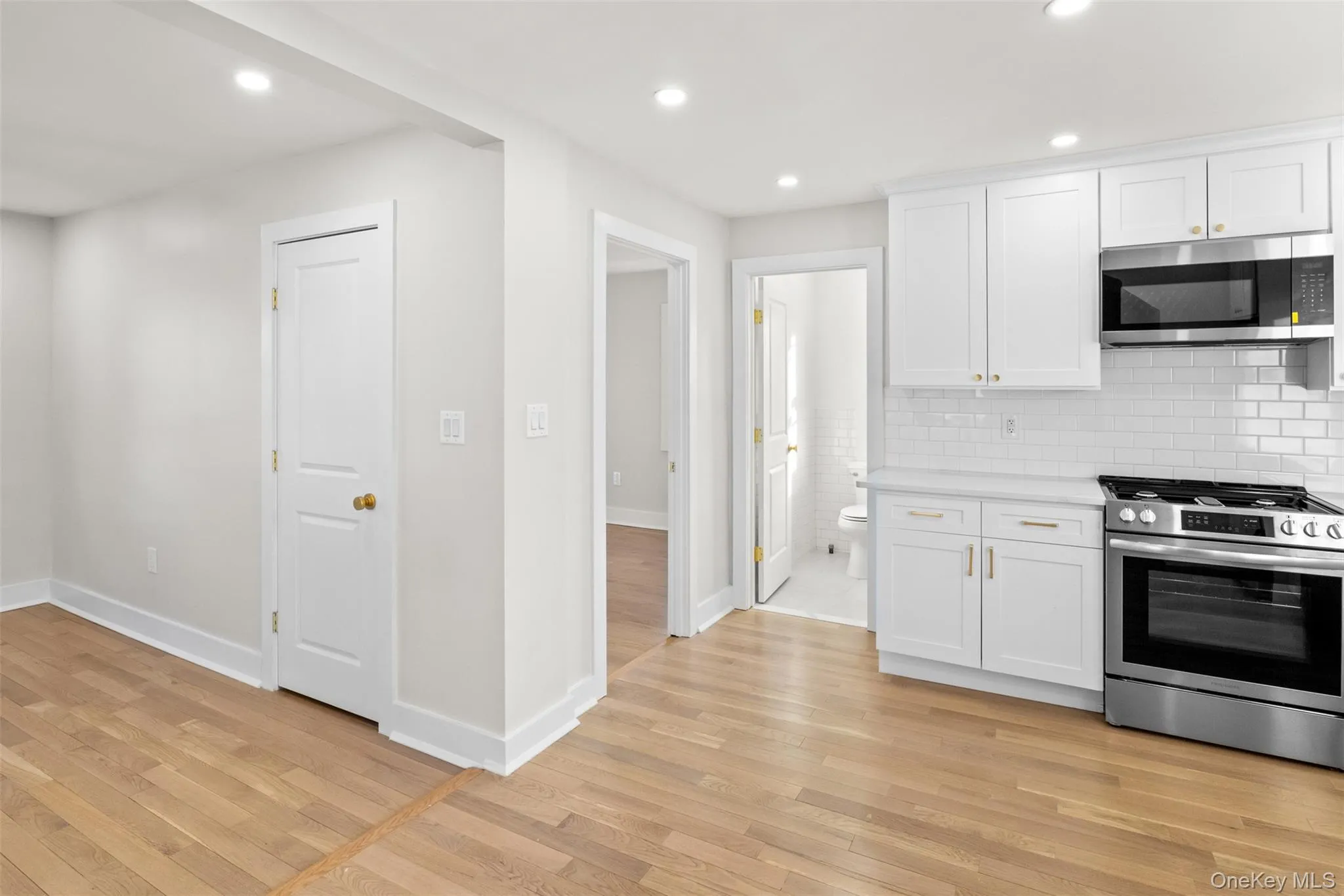 29 Central Avenue, Hempstead, NY , With , 1 Bedroom , and , 4 Room , 1 Bathroom , For , Residential Lease , For Rent , 1067587 , MLSID,1067587 29 Central Avenue, Hempstead, NY , With , 1 Bedroom , and , 4 Room , 1 Bathroom , For , Residential Lease , For Rent , 1067587 , MLSID,1067587