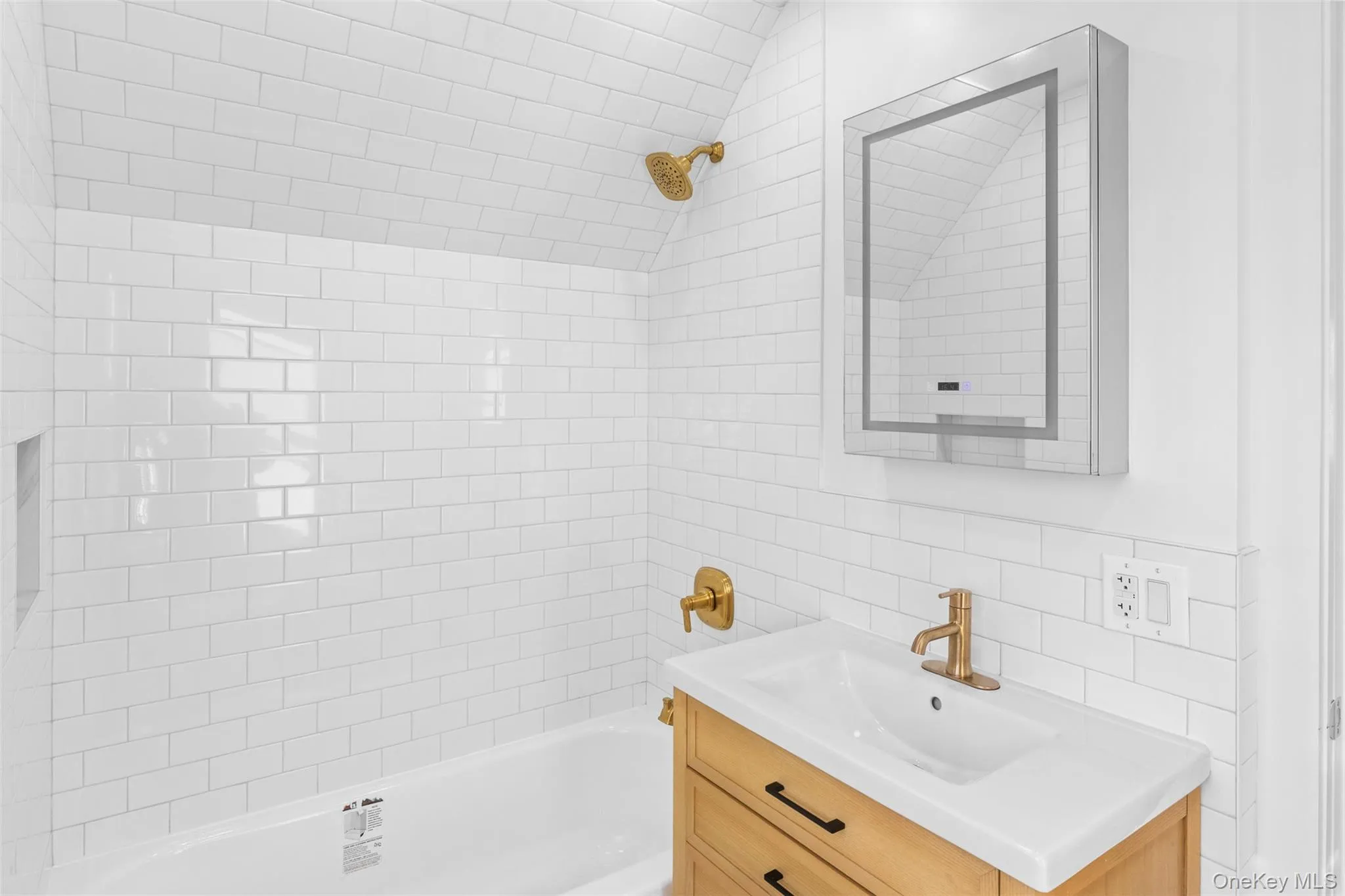 29 Central Avenue, Hempstead, NY , With , 1 Bedroom , and , 4 Room , 1 Bathroom , For , Residential Lease , For Rent , 1067587 , MLSID,1067587 29 Central Avenue, Hempstead, NY , With , 1 Bedroom , and , 4 Room , 1 Bathroom , For , Residential Lease , For Rent , 1067587 , MLSID,1067587