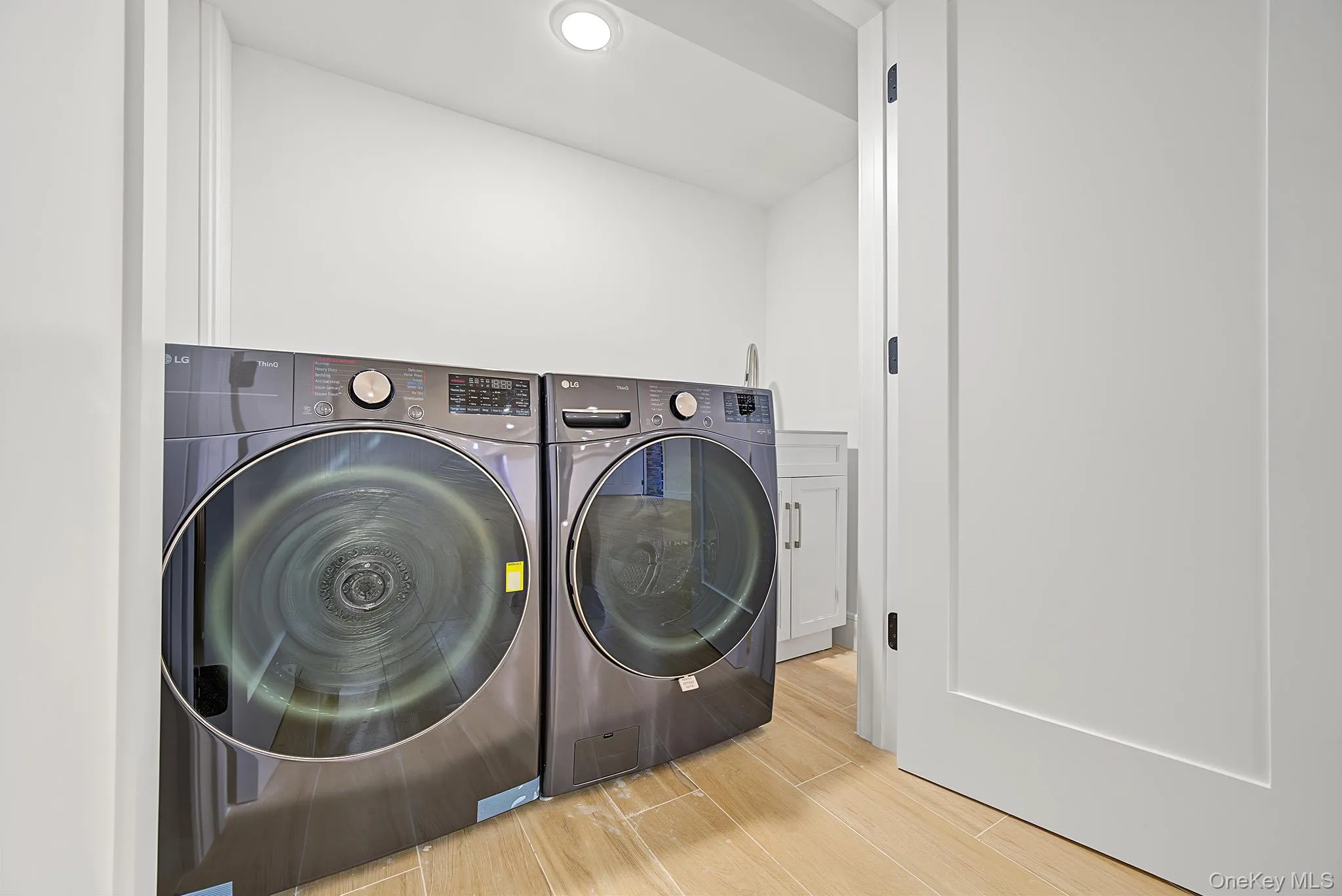 76-19 173rd Street, New York, NY, 4 Bedrooms Bedrooms, 8 Rooms Rooms,3 BathroomsBathrooms,Residential,For Rent,173rd,0,1067607 76-19 173rd Street, New York, NY, 4 Bedrooms Bedrooms, 8 Rooms Rooms,3 BathroomsBathrooms,Residential,For Rent,173rd,0,1067607