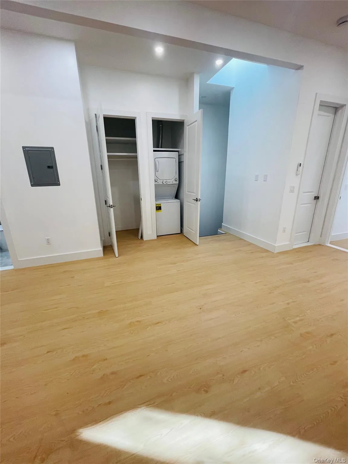 6015 Maspeth Avenue, New York, NY , With , 4 Bedroom , and , 5 Room , 2 Bathroom , For , Residential Lease , For Rent , 1067625 , MLSID,1067625 6015 Maspeth Avenue, New York, NY , With , 4 Bedroom , and , 5 Room , 2 Bathroom , For , Residential Lease , For Rent , 1067625 , MLSID,1067625