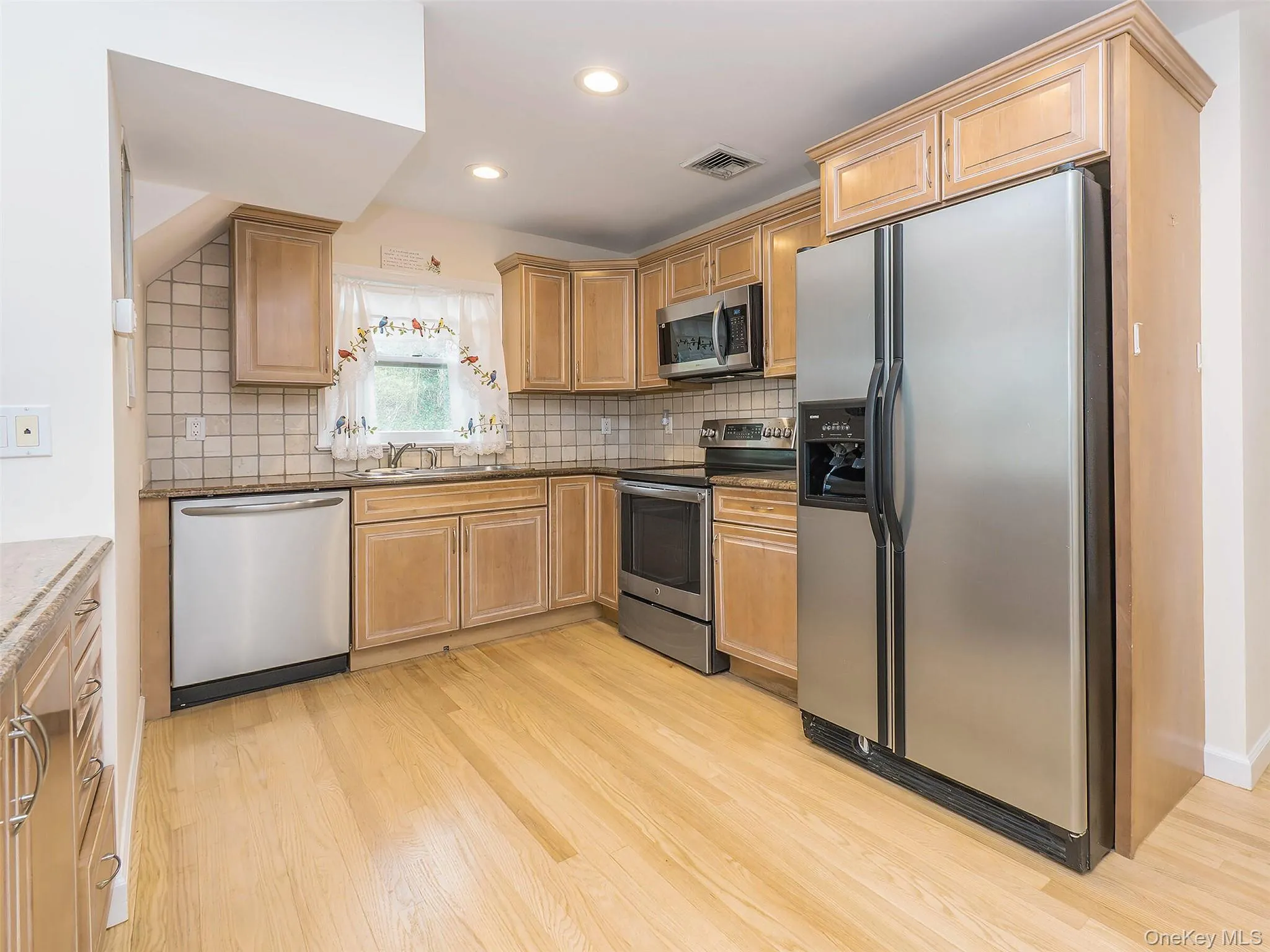 65 Shore Road, Glen Cove, NY , With , 2 Bedroom , and , 4 Room , 1 Bathroom , For , Residential Lease , For Rent , 1067815 , MLSID,1067815 65 Shore Road, Glen Cove, NY , With , 2 Bedroom , and , 4 Room , 1 Bathroom , For , Residential Lease , For Rent , 1067815 , MLSID,1067815