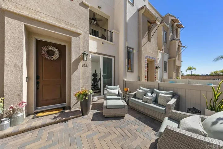 1281 Via Lucero, Oceanside, California 92056