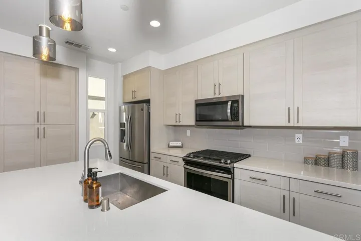 1281 Via Lucero, Oceanside, California 92056