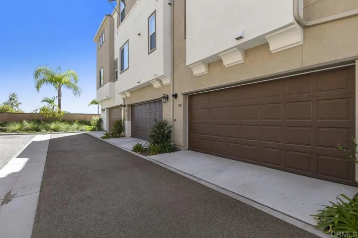 1281 Via Lucero, Oceanside, California 92056
