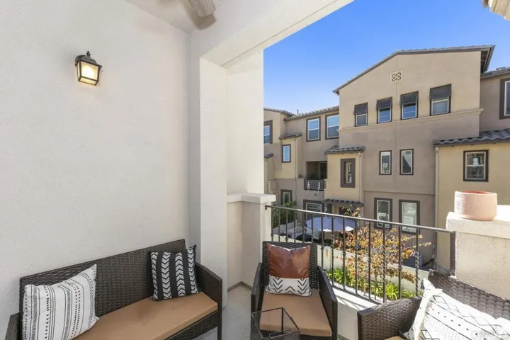 1281 Via Lucero, Oceanside, California 92056
