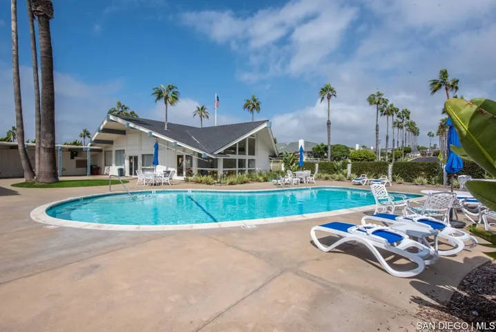 413 Camino San Clemente, San Clemente, California 92672