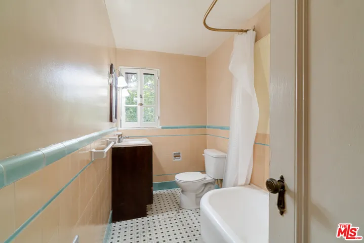 476 Landfair Avenue 202, Los Angeles, California 90024
