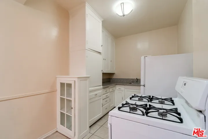 476 Landfair Avenue 202, Los Angeles, California 90024