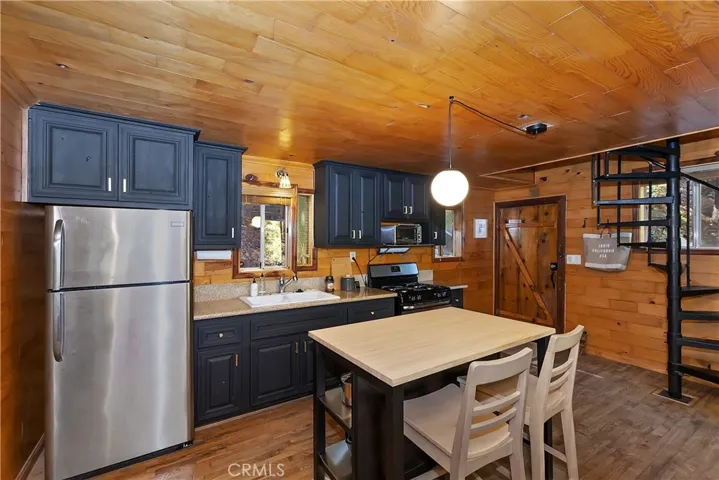 25626 Mid Lane, Twin Peaks, California 92391