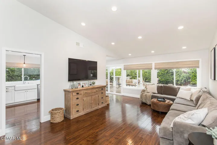 3875 Elkwood St Thousand Oaks-large-005-