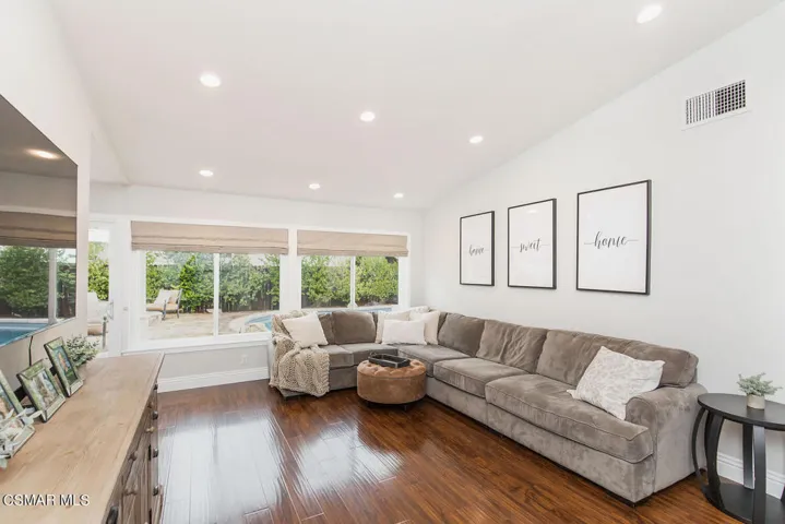 3875 Elkwood St Thousand Oaks-large-006-