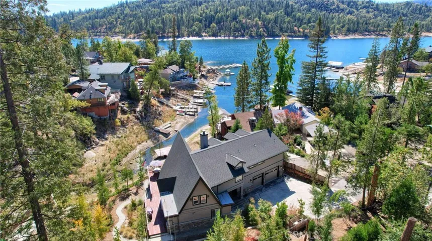 Amazing lakefront home~