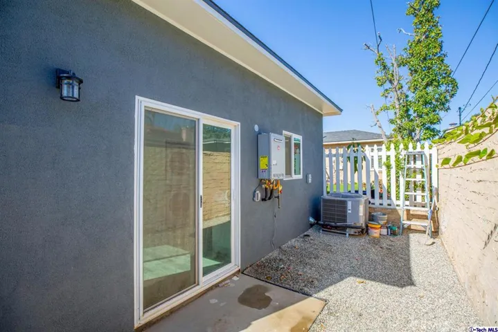 2757 Paloma Street, Pasadena, California 91107