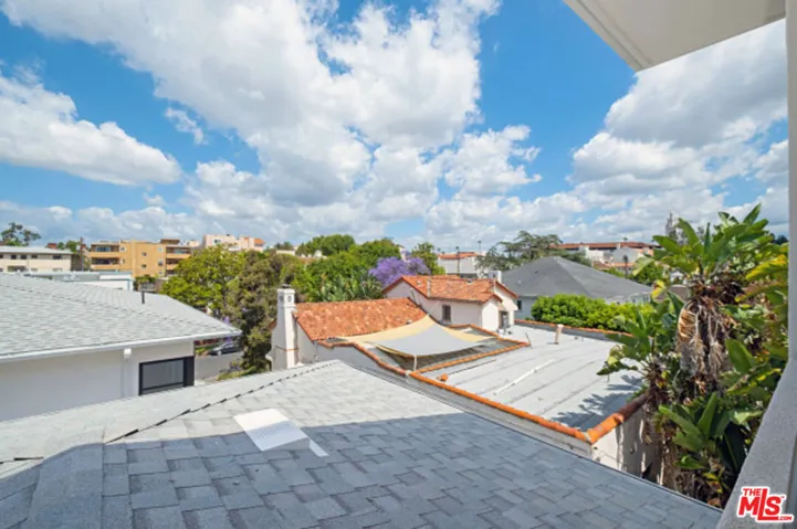 822 S Plymouth Boulevard 2, Los Angeles, California 90005
