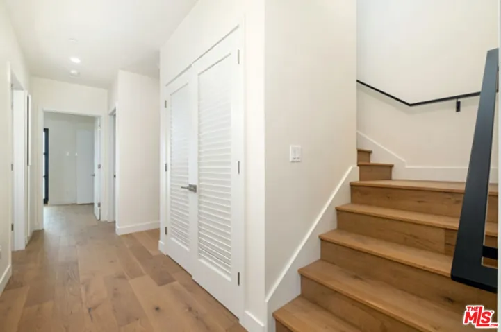 822 S Plymouth Boulevard 2, Los Angeles, California 90005