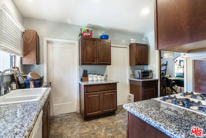 1138 S Citrus Avenue 8, Los Angeles, California 90019