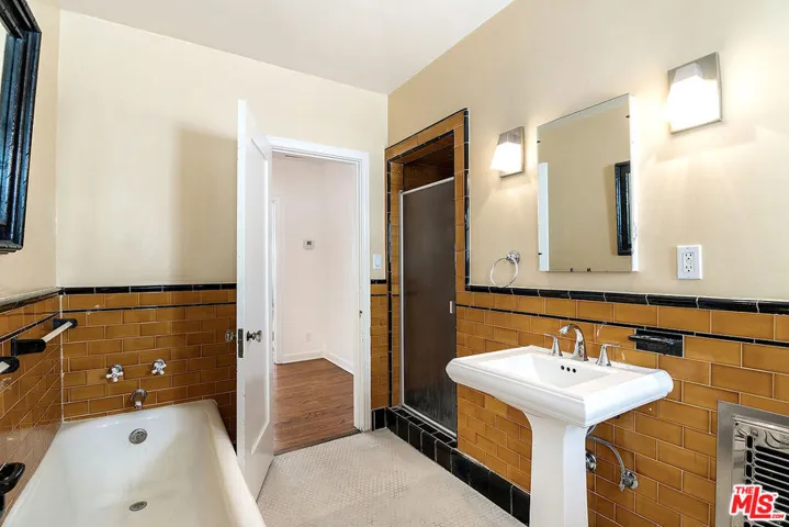 1138 S Citrus Avenue 8, Los Angeles, California 90019