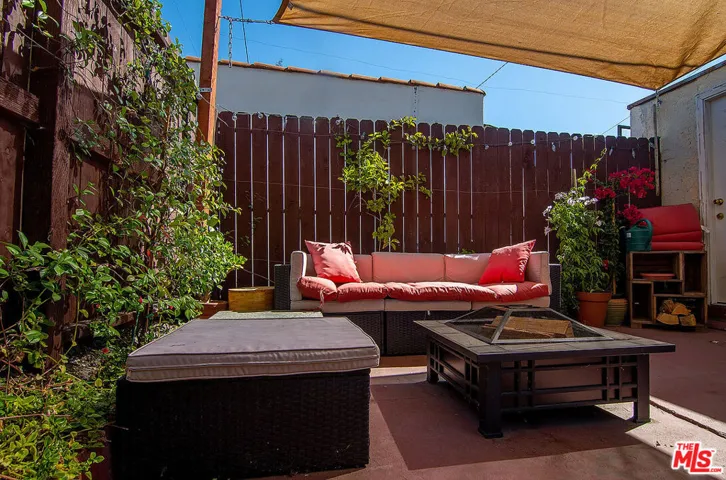 1138 S Citrus Avenue 8, Los Angeles, California 90019